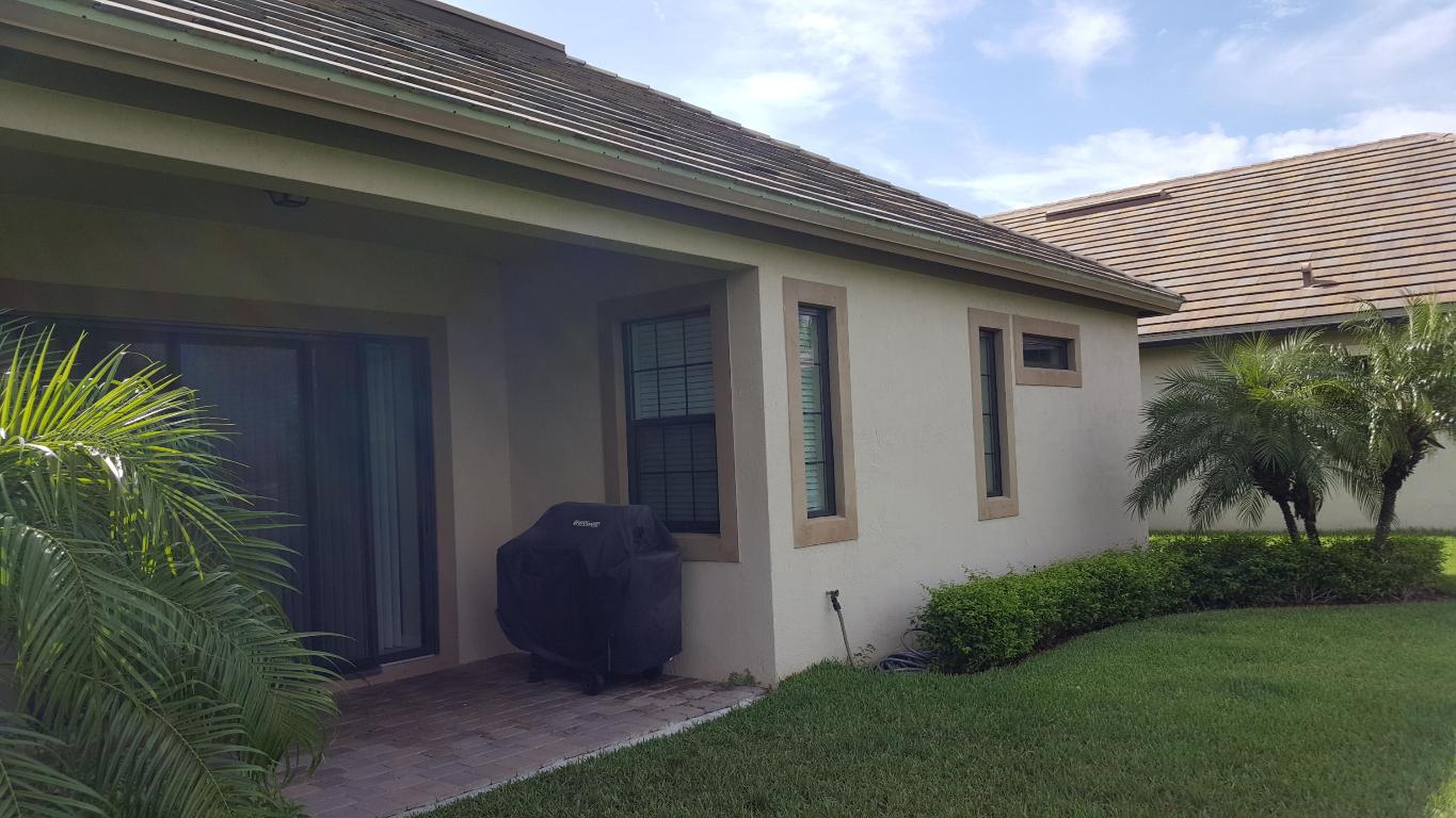 10538 Prato St Wellington, FL 33414