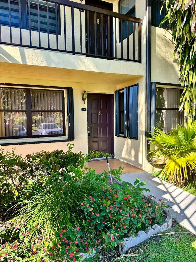 4691 Lucerne Lks #104