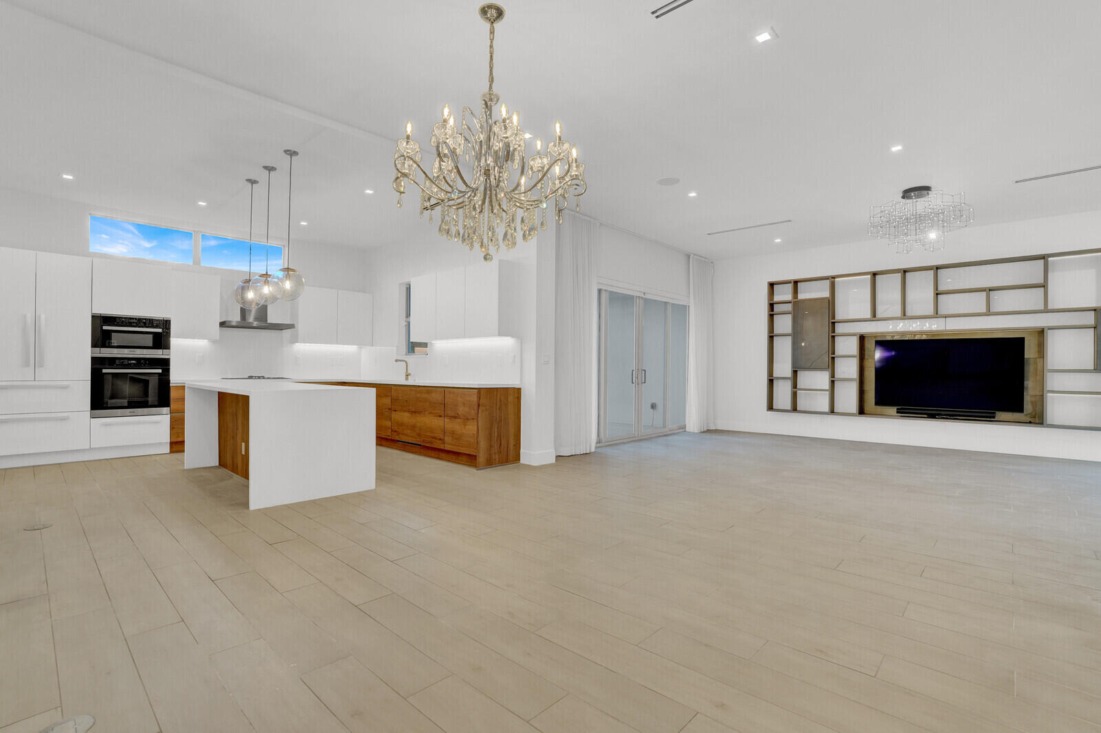 12 SE 10th Fort Lauderdale, FL 33301