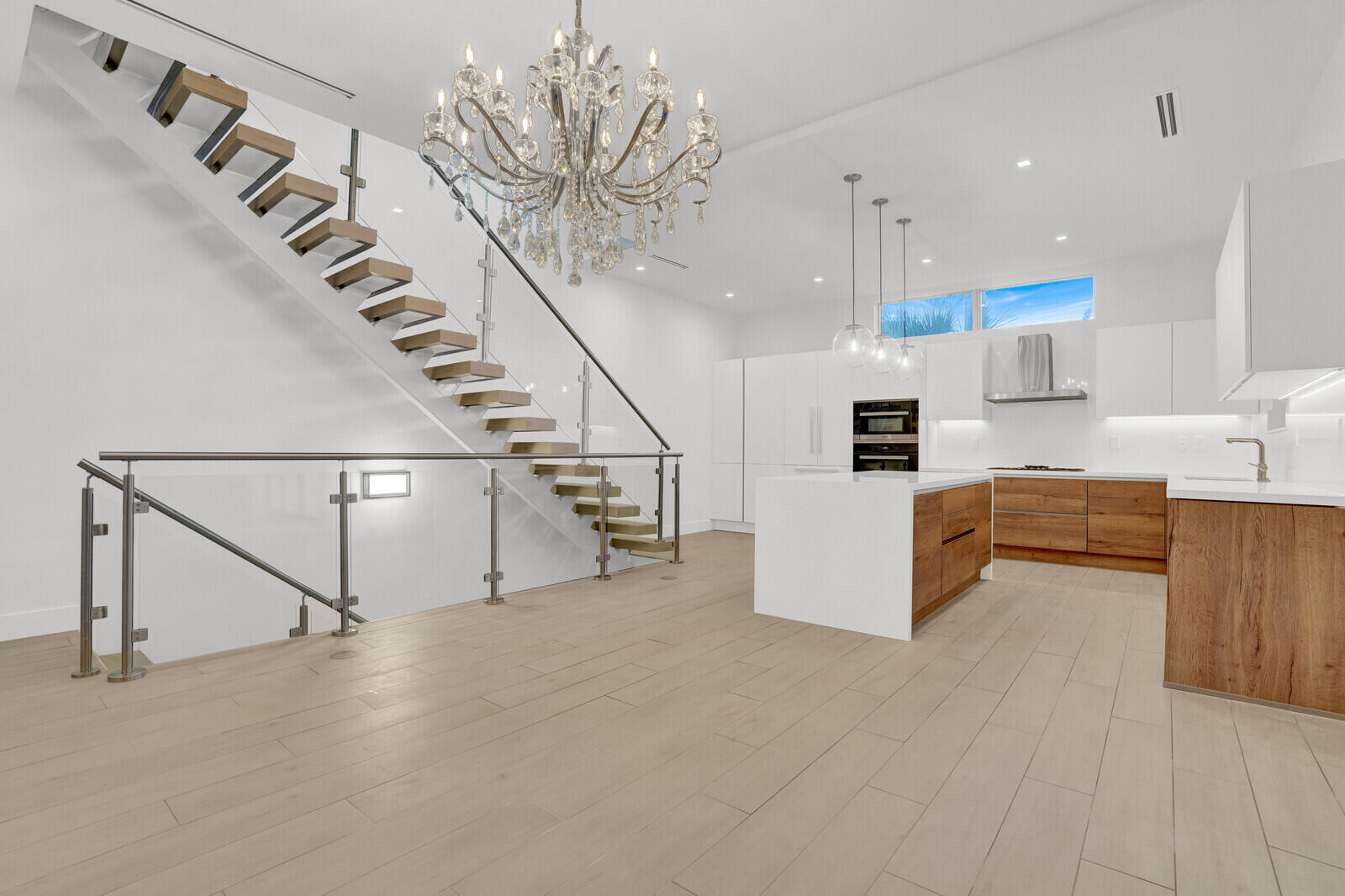 12 SE 10th Fort Lauderdale, FL 33301