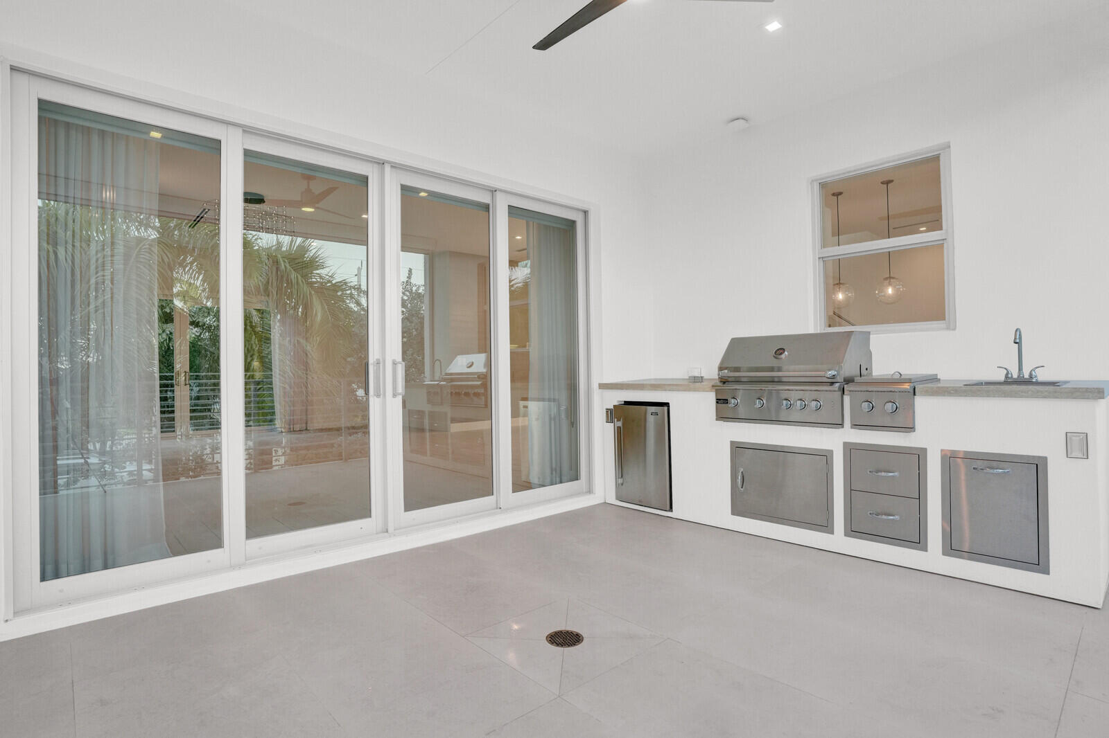 12 SE 10th Fort Lauderdale, FL 33301