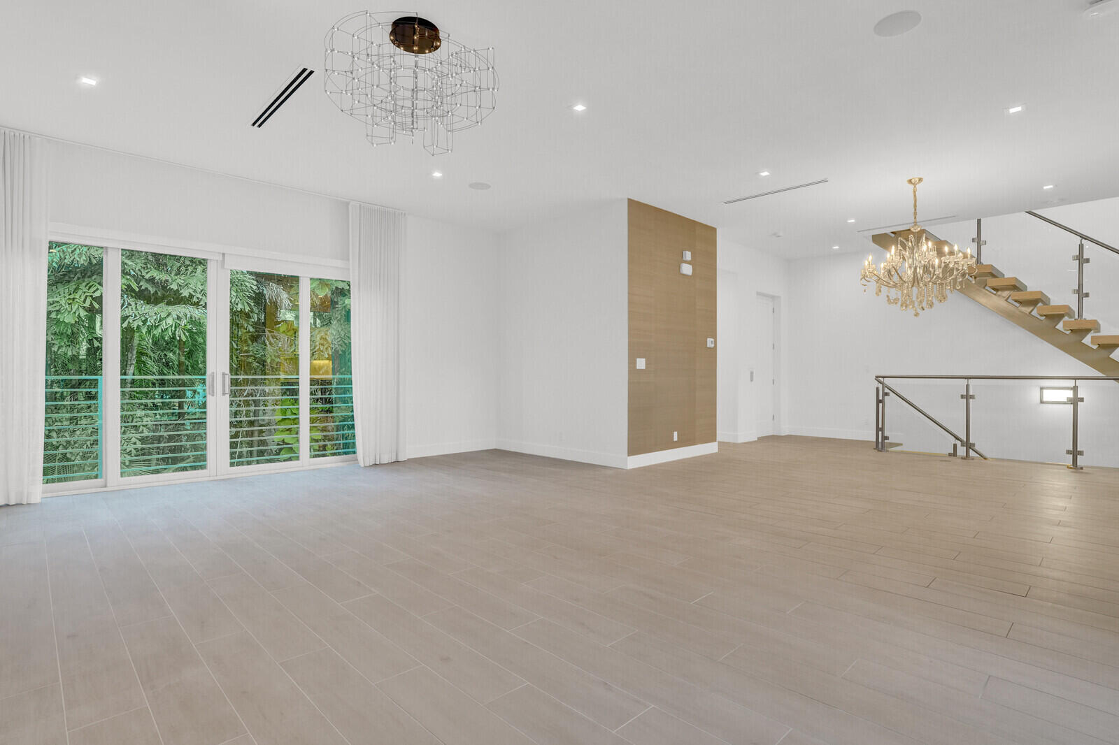 12 SE 10th Fort Lauderdale, FL 33301