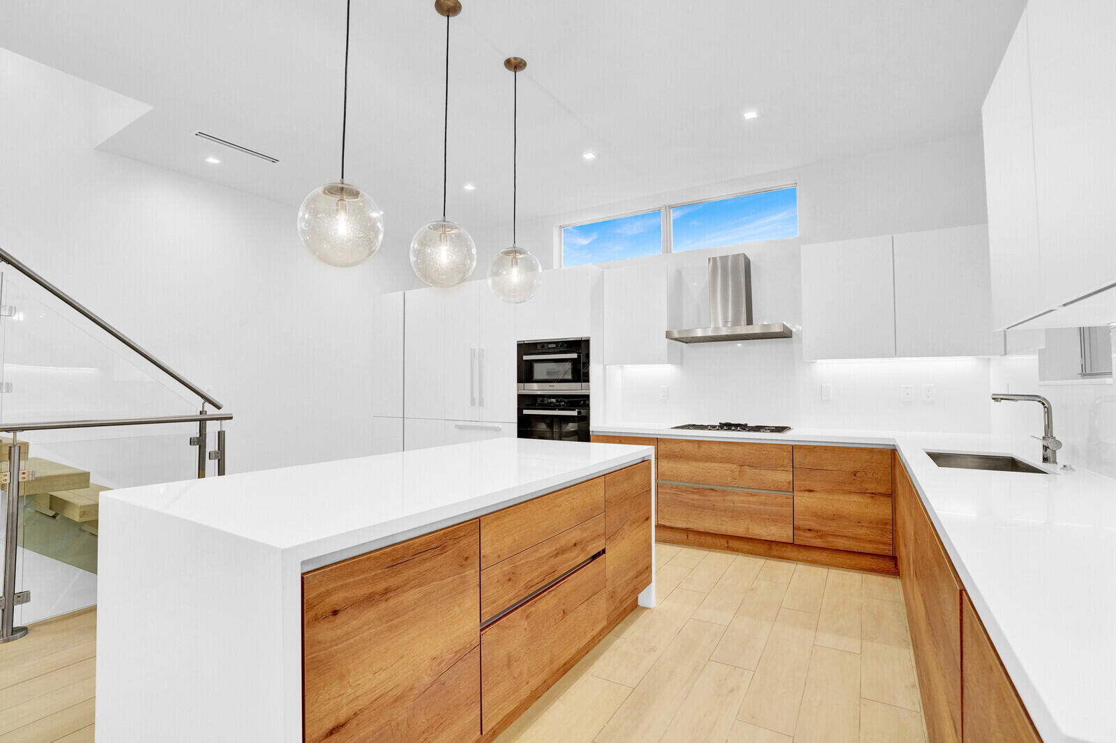 12 SE 10th Fort Lauderdale, FL 33301