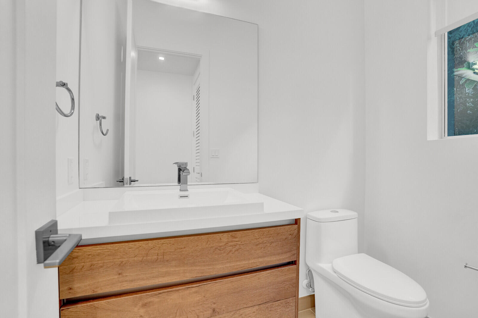 12 SE 10th Fort Lauderdale, FL 33301