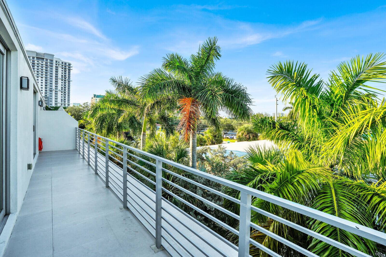 12 SE 10th Fort Lauderdale, FL 33301