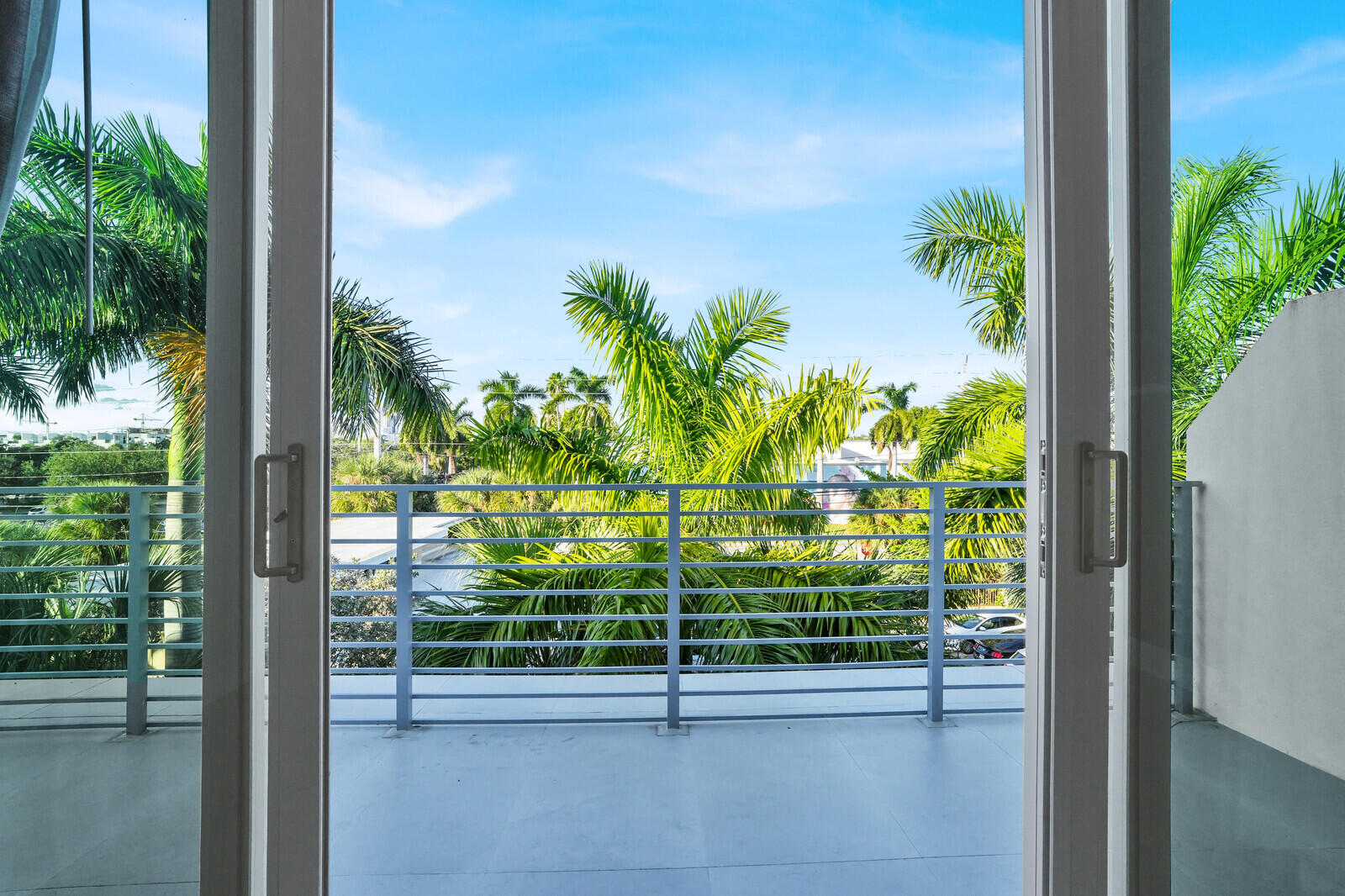 12 SE 10th Fort Lauderdale, FL 33301