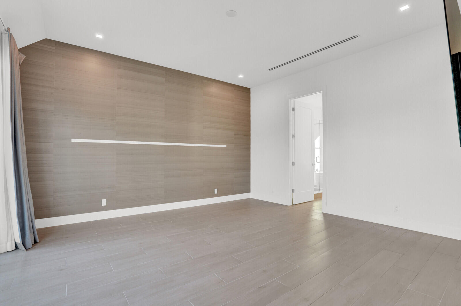 12 SE 10th Fort Lauderdale, FL 33301