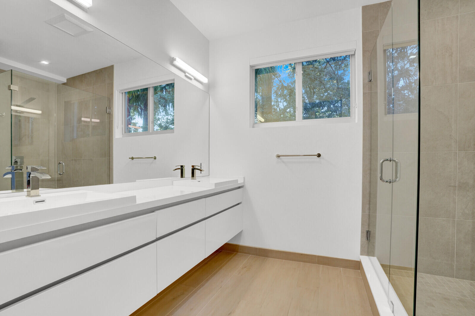 12 SE 10th Fort Lauderdale, FL 33301