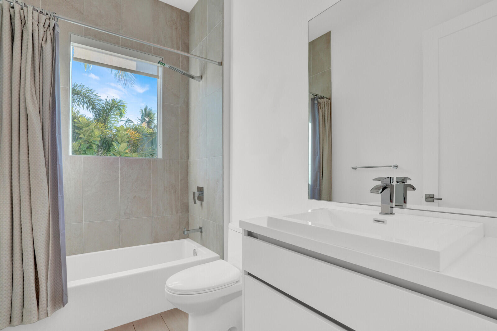 12 SE 10th Fort Lauderdale, FL 33301