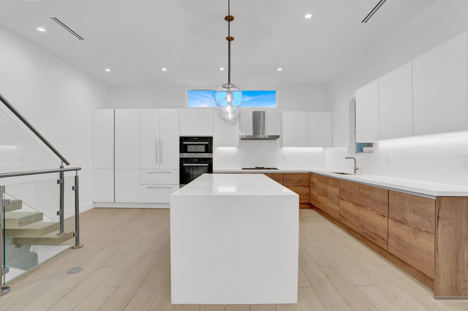 12 SE 10th Fort Lauderdale, FL 33301