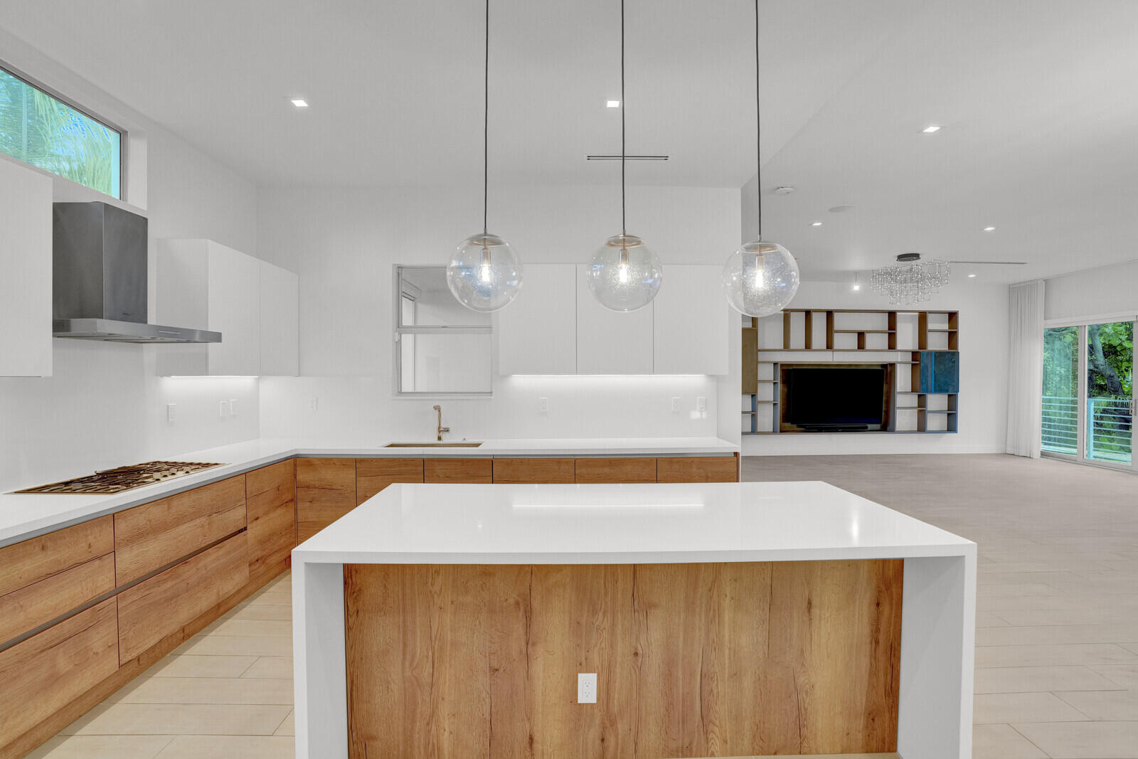 12 SE 10th Fort Lauderdale, FL 33301