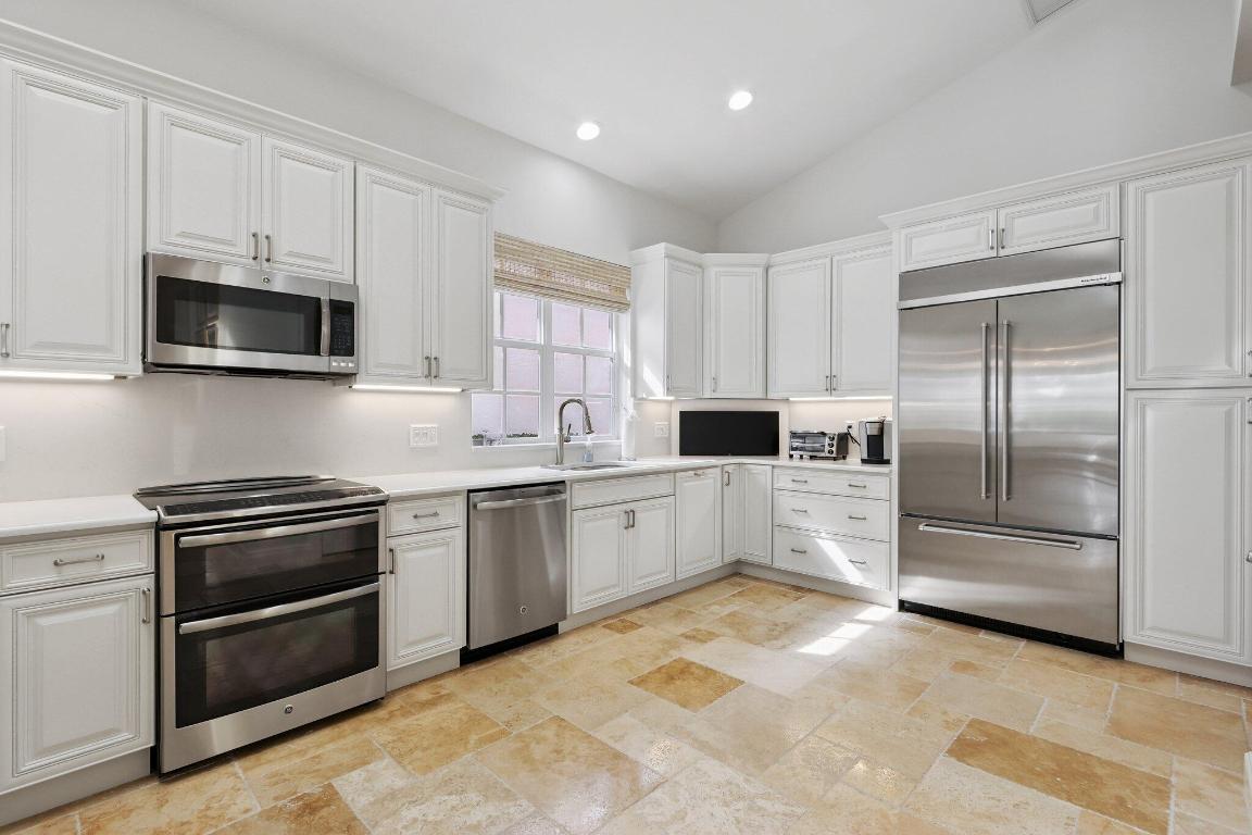 7000 SE Lakeview Stuart, FL 34996