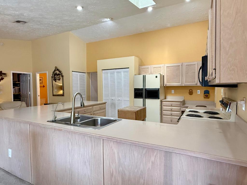 2884 SE Ranch Acres Jupiter, FL 33478