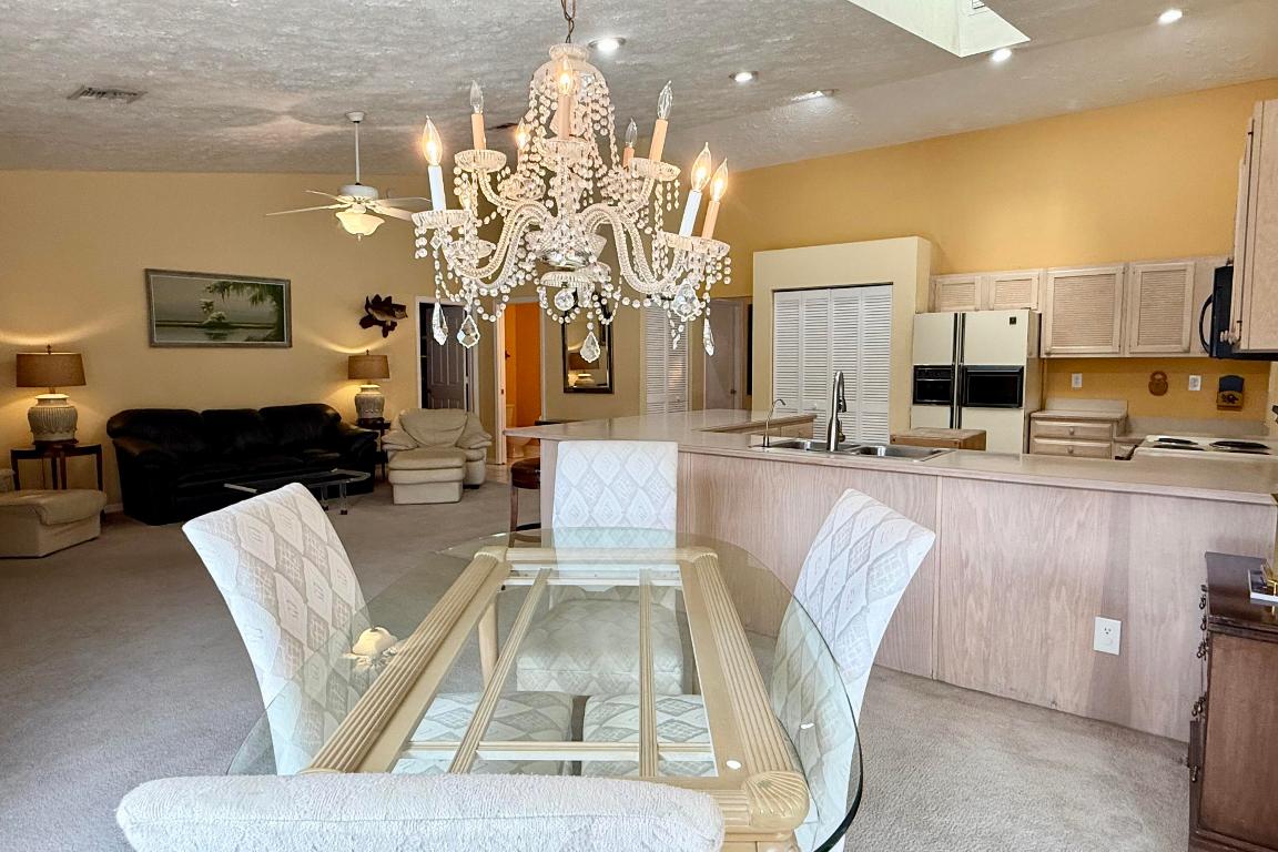 2884 SE Ranch Acres Jupiter, FL 33478