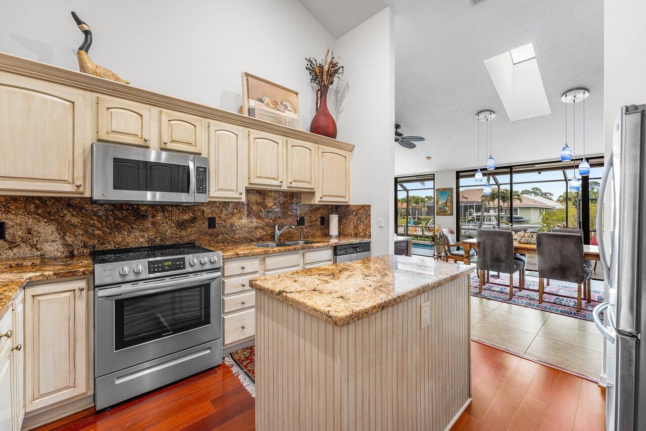 8794 SE Riverfront Jupiter, FL 33469