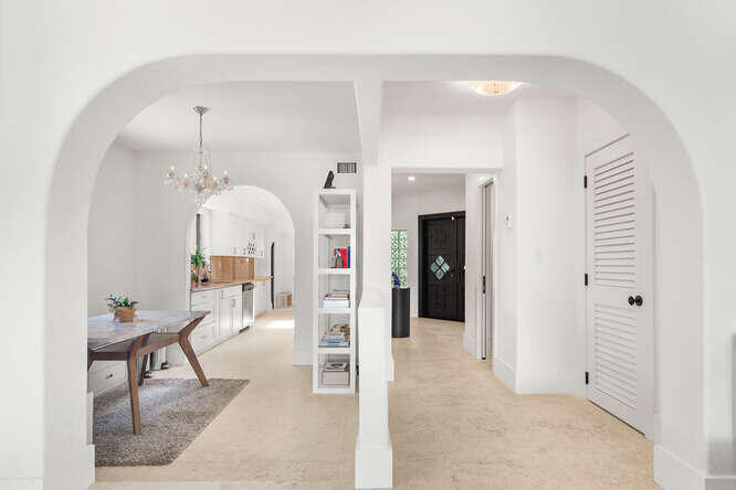 7820 Hawthorne Miami Beach, FL 33141