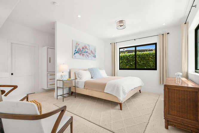 7820 Hawthorne Miami Beach, FL 33141