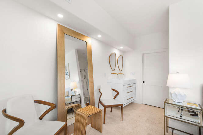 7820 Hawthorne Miami Beach, FL 33141