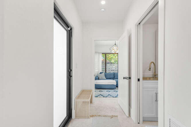 7820 Hawthorne Miami Beach, FL 33141