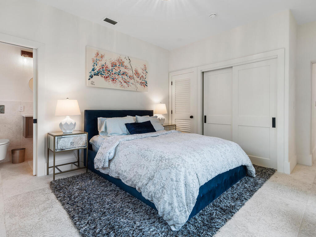 7820 Hawthorne Miami Beach, FL 33141