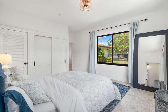 7820 Hawthorne Miami Beach, FL 33141