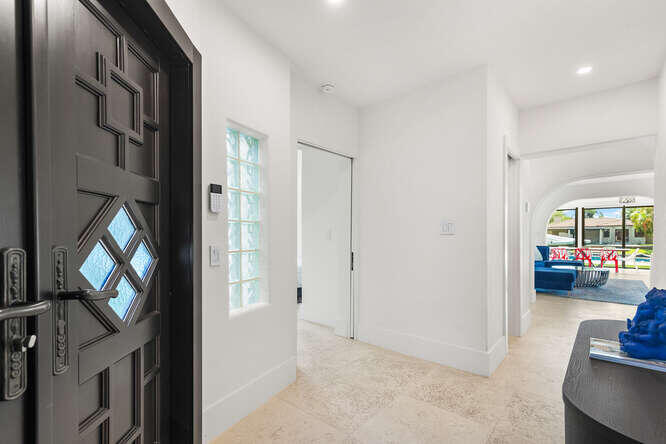 7820 Hawthorne Miami Beach, FL 33141