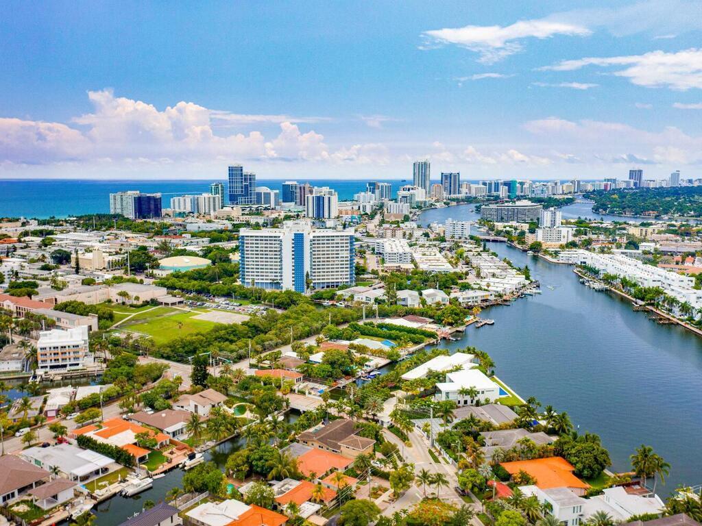 7820 Hawthorne Miami Beach, FL 33141