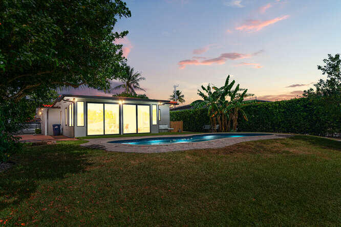 7820 Hawthorne Miami Beach, FL 33141