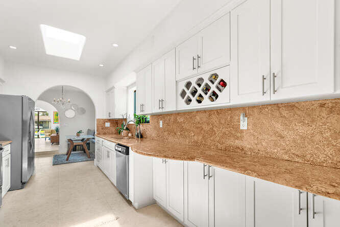 7820 Hawthorne Miami Beach, FL 33141