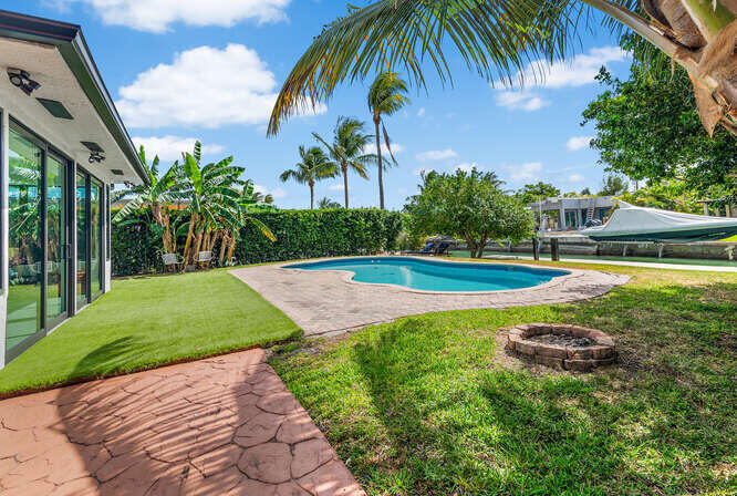 7820 Hawthorne Miami Beach, FL 33141