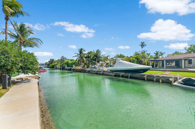 7820 Hawthorne Miami Beach, FL 33141