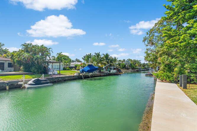 7820 Hawthorne Miami Beach, FL 33141