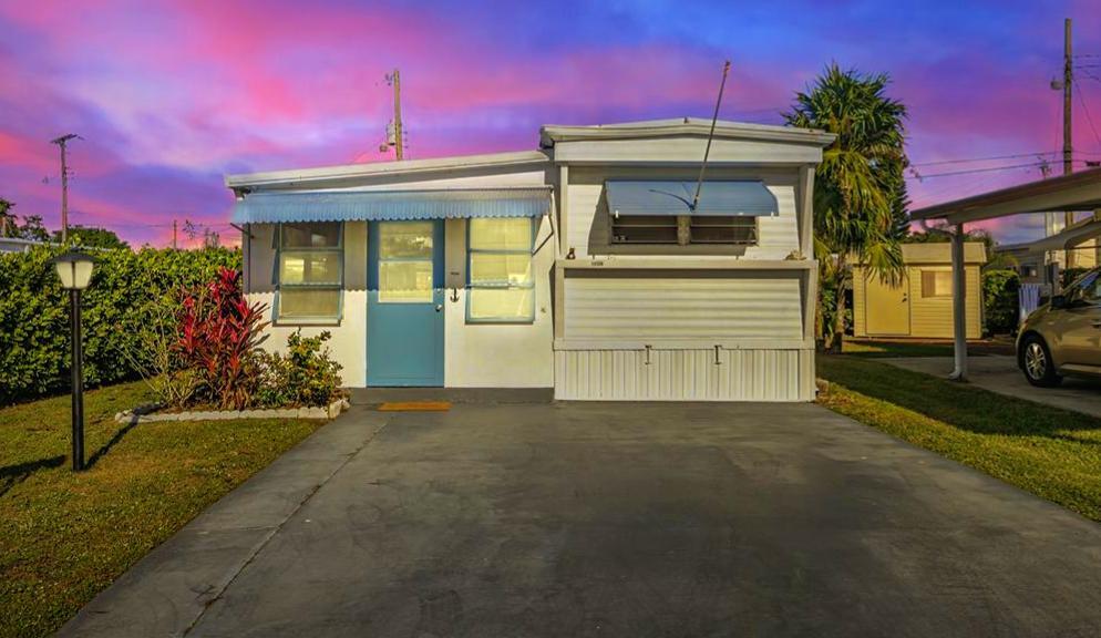 14556 Glenview Delray Beach, FL 33445