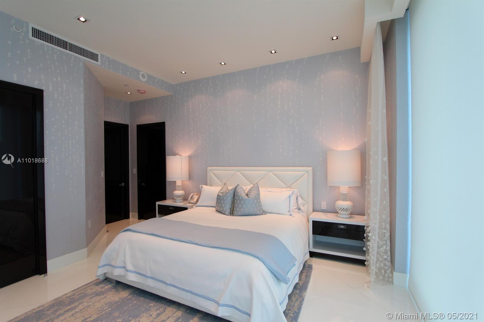 900 Brickell Key Blvd #PH3403 Miami, FL 33131