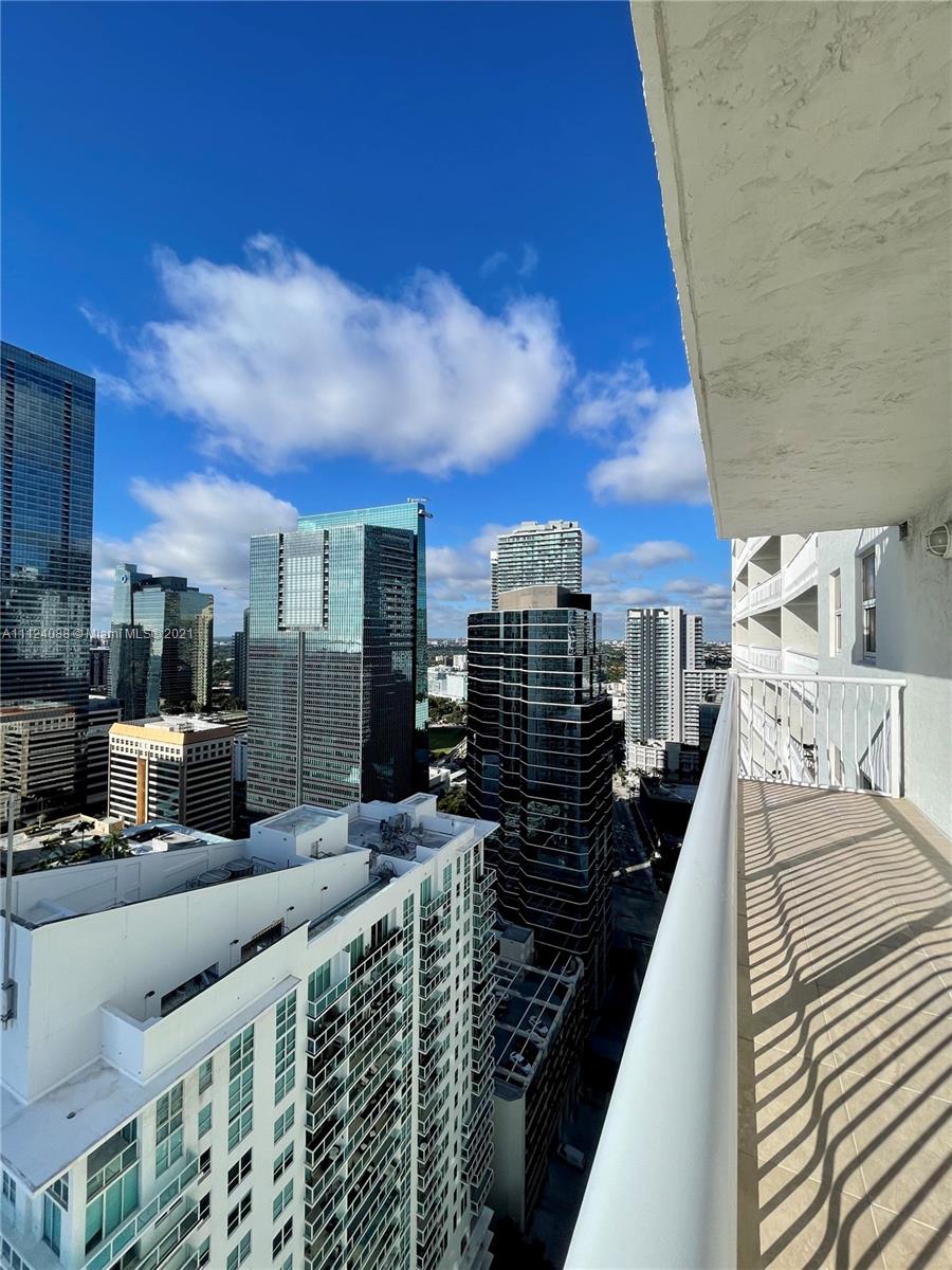 image The Club at Brickell Bay12