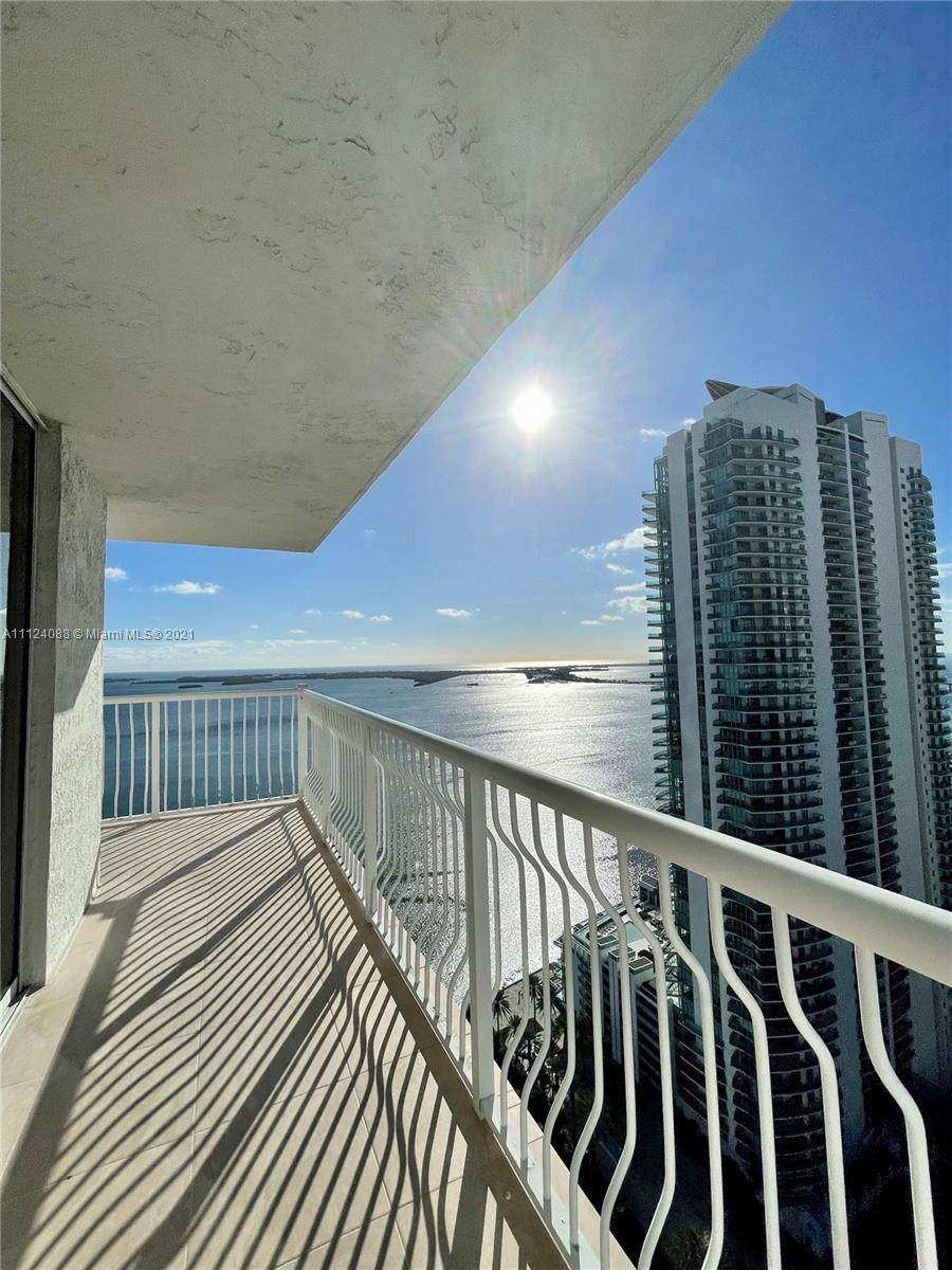 image The Club at Brickell Bay14