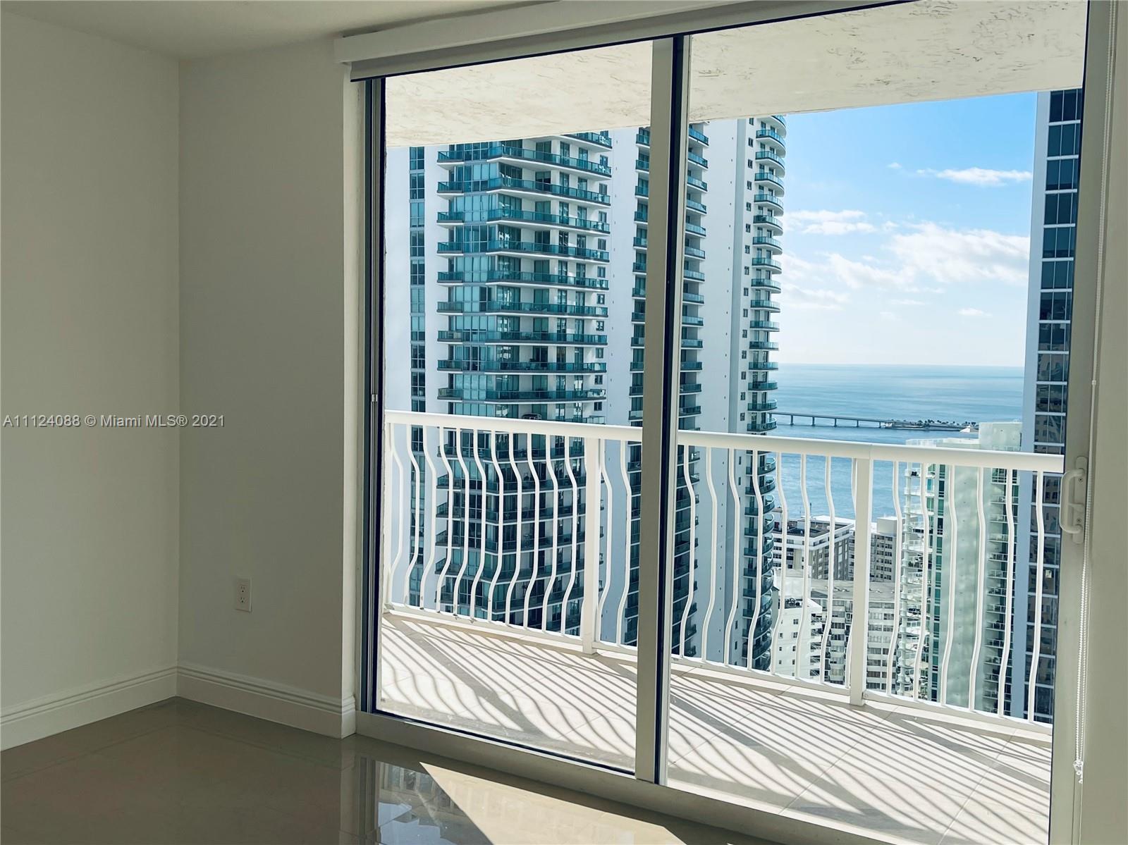 image The Club at Brickell Bay16