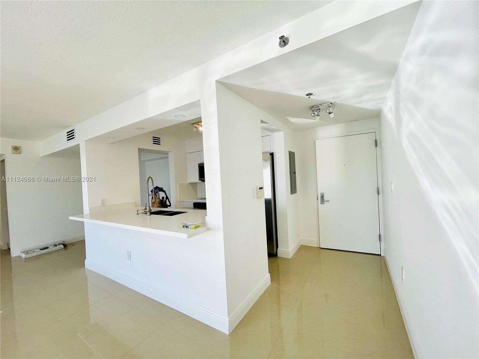 image The Club at Brickell Bay21