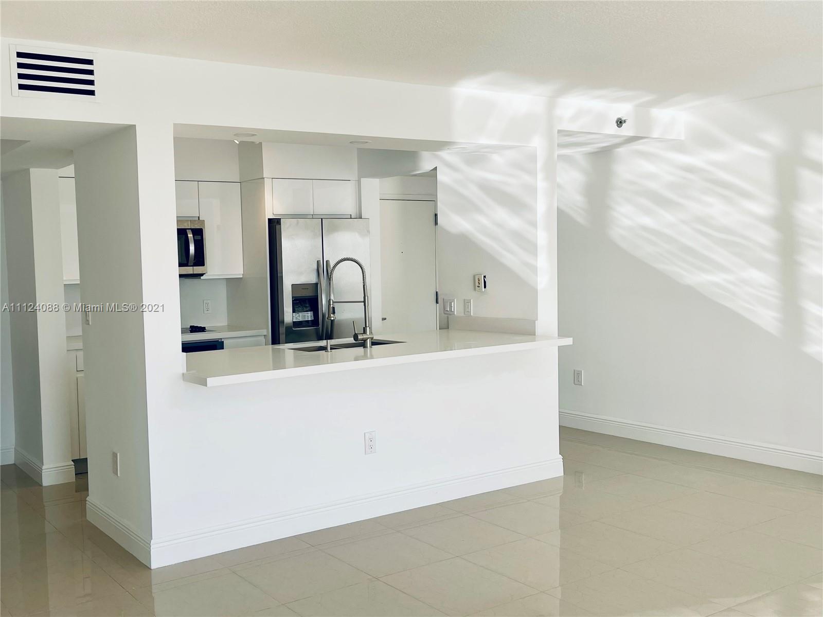 image The Club at Brickell Bay22