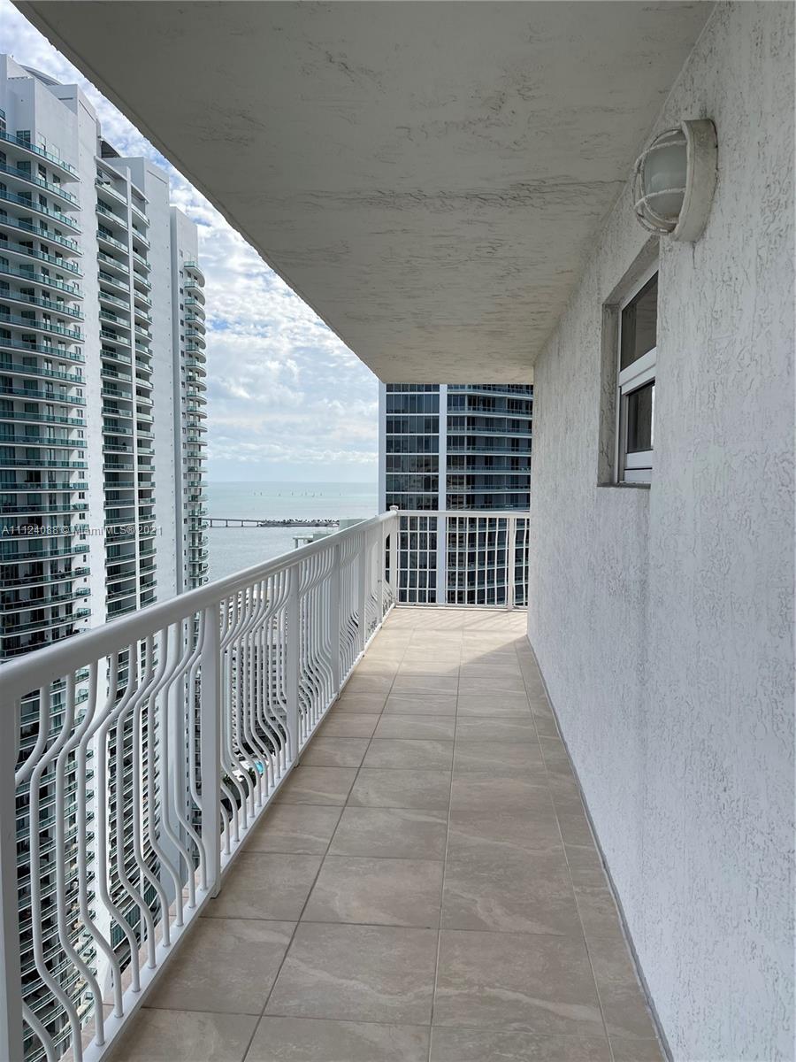 image The Club at Brickell Bay3