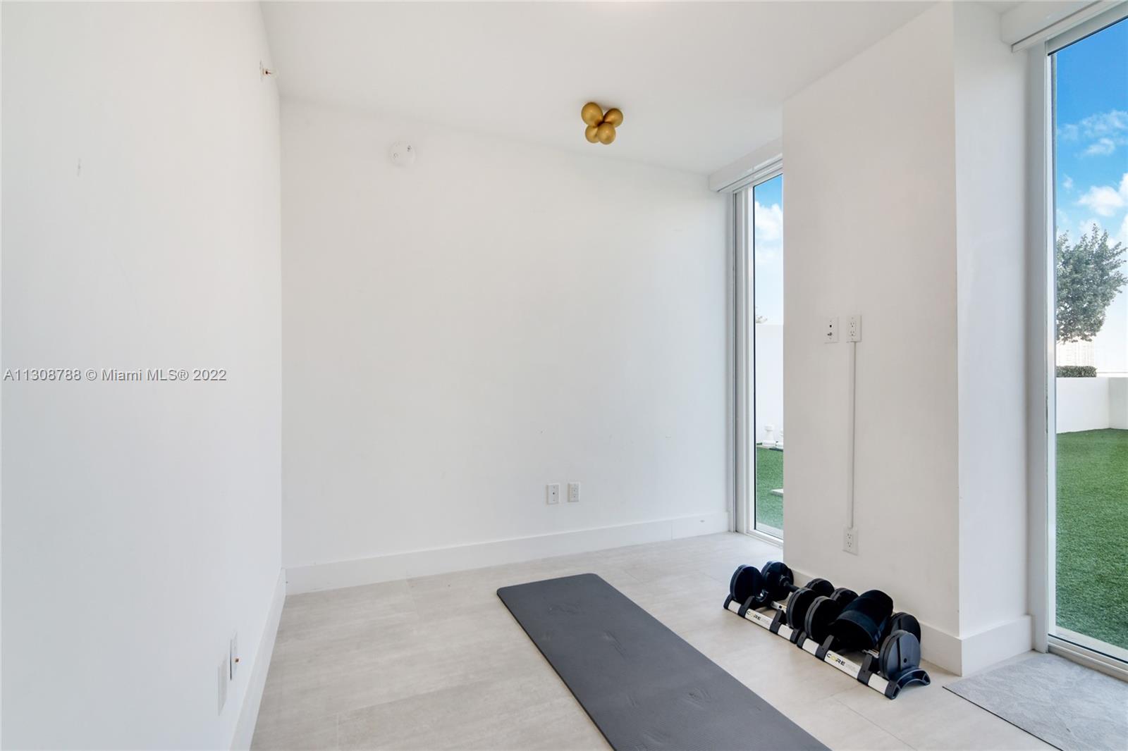 image 400 Sunny Isles10