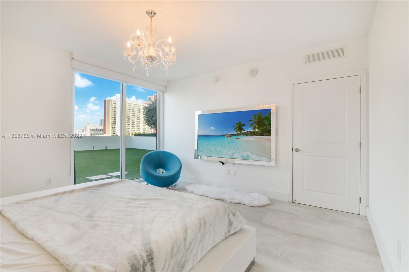 image 400 Sunny Isles7