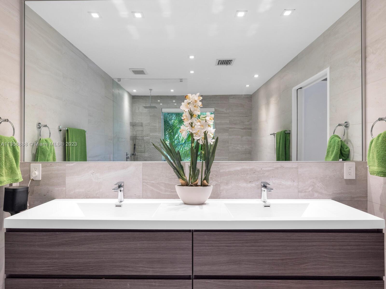 10125 Biscayne Blvd,Miami Shores, FL 33138