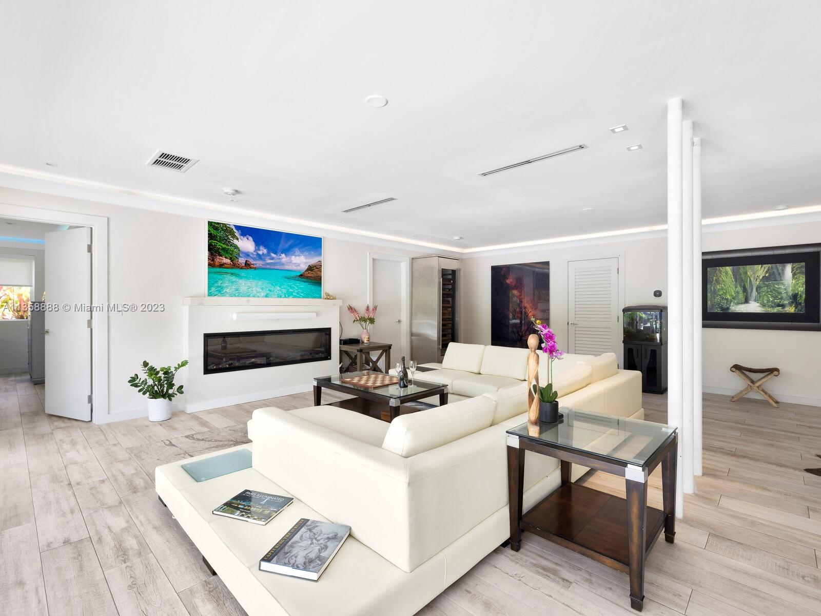 10125 Biscayne Blvd,Miami Shores, FL 33138