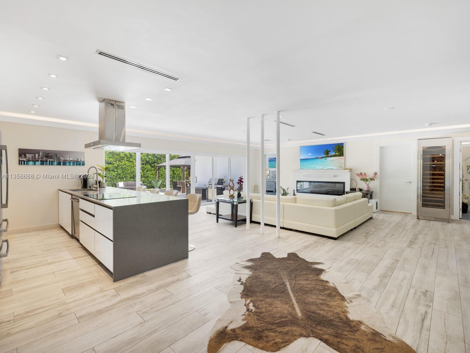 10125 Biscayne Blvd,Miami Shores, FL 33138