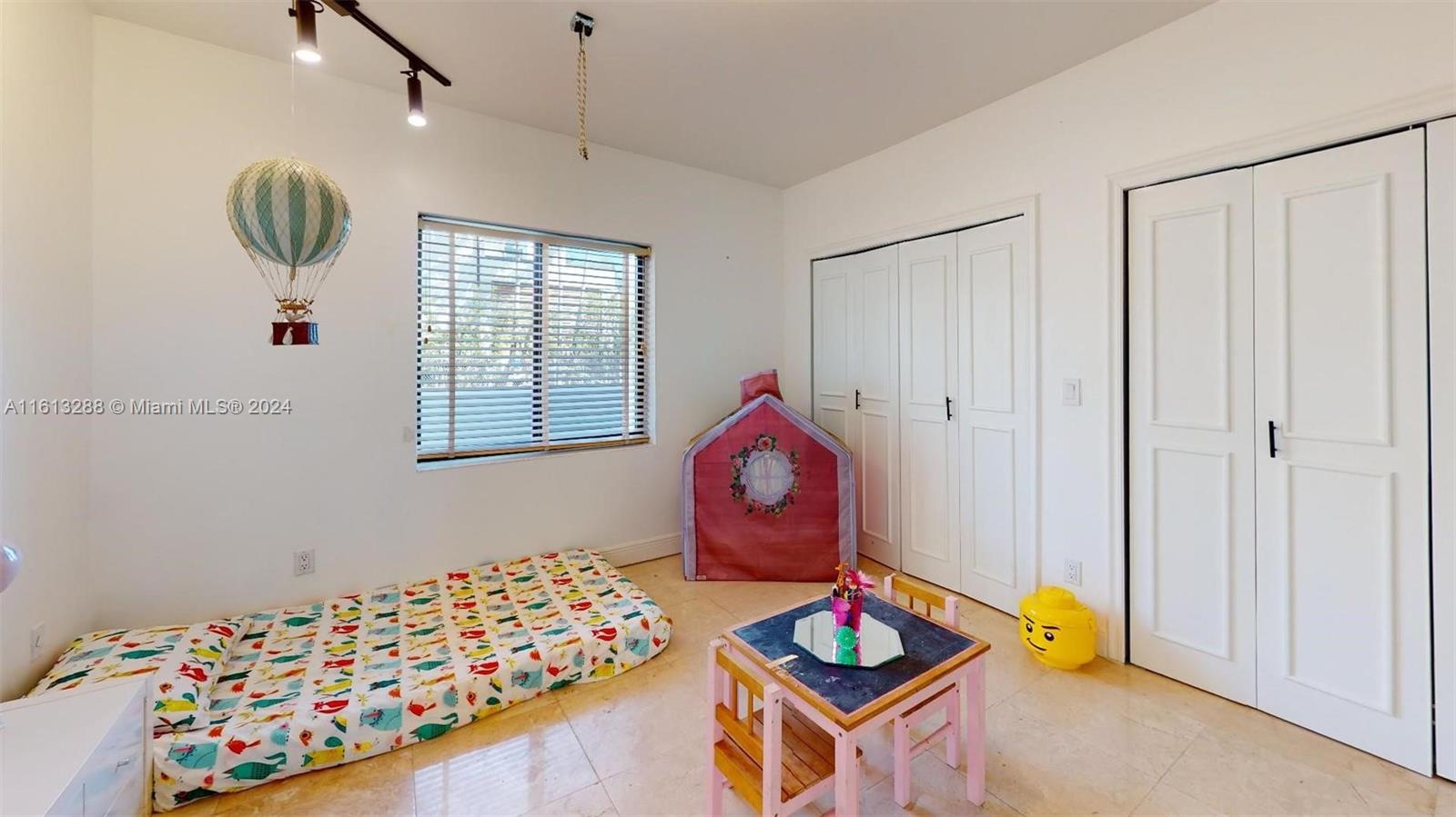 1028 88th St,Surfside, FL 33154