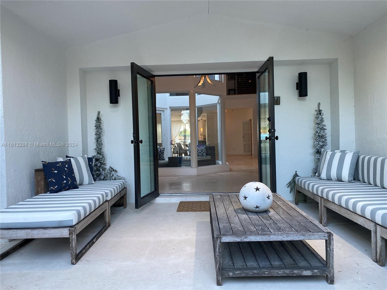 1028 88th St,Surfside, FL 33154