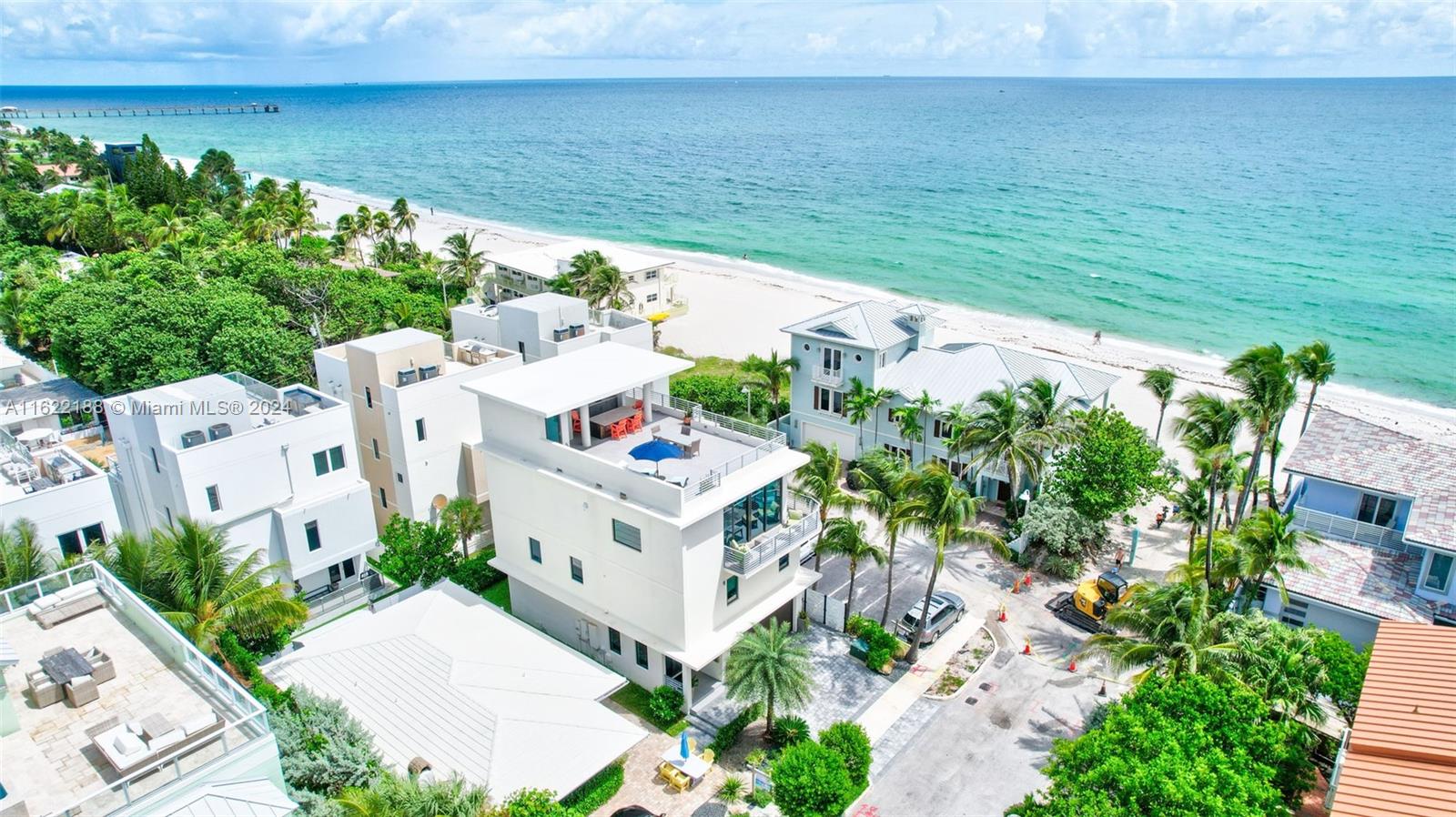 305 Oak St Hollywood, FL 33019