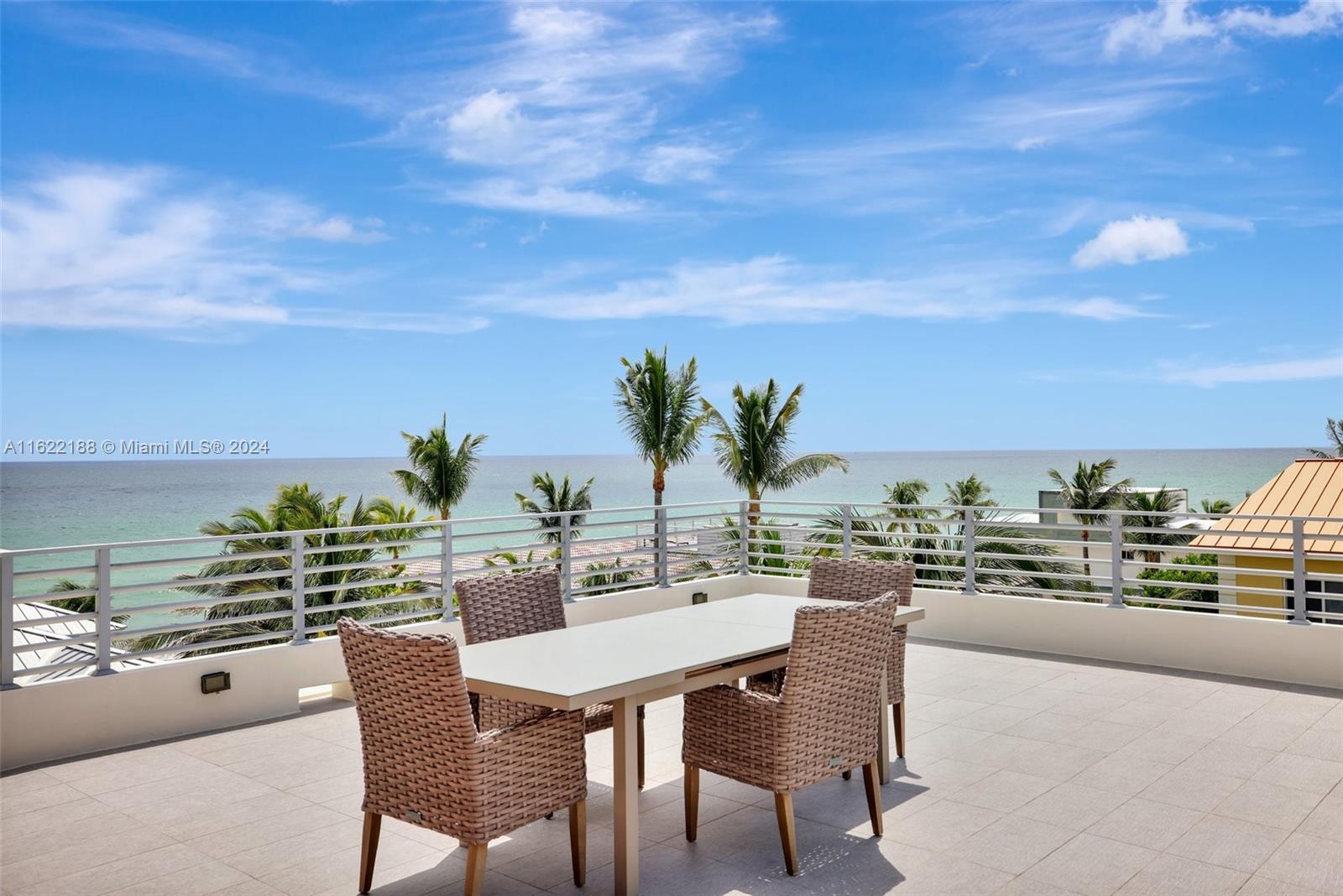 305 Oak St Hollywood, FL 33019