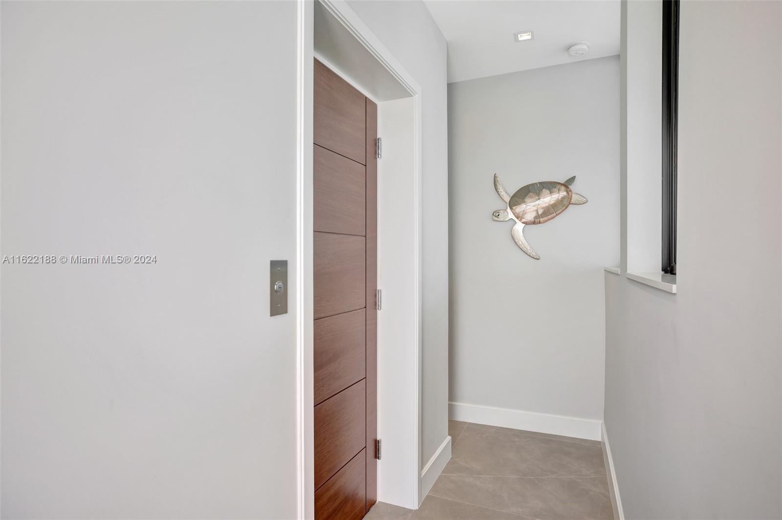 305 Oak St Hollywood, FL 33019